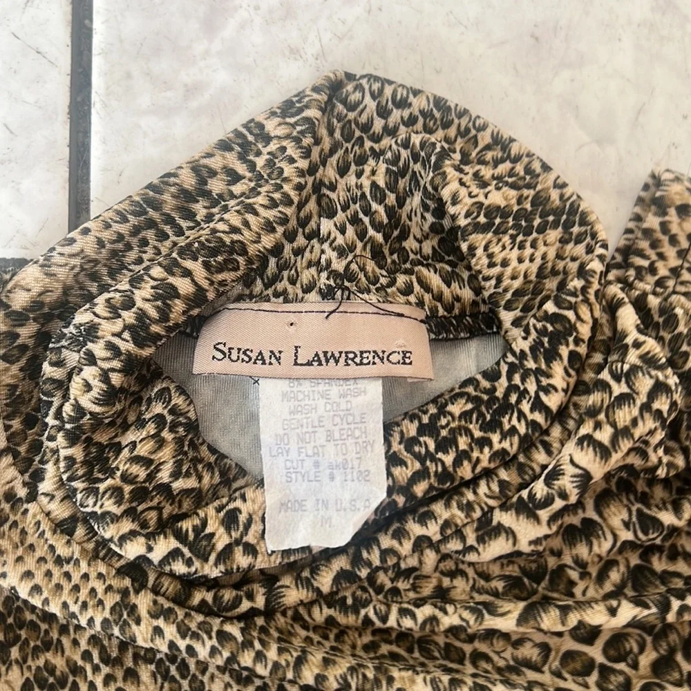 Turtle neck, shortsleeved printed shirt - Picture 3 of 3